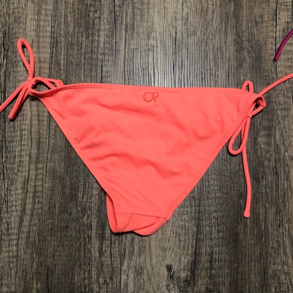 Bundle of 3 bikini bottoms, S/M - Picture 7 of 7